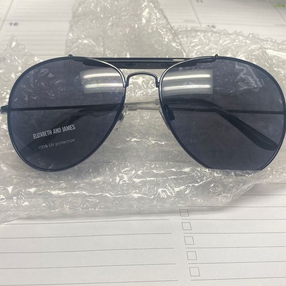 Elizabeth and James Accessories - ❤️ Elizabeth & James Sunglasses ❤️